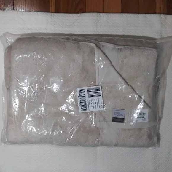 Hudson Park Bath Sheet - Picture 2 of 8